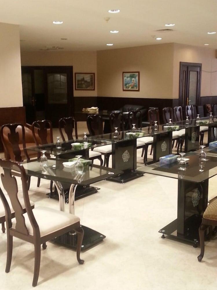 Le Vendome Hotel Amman Exterior photo