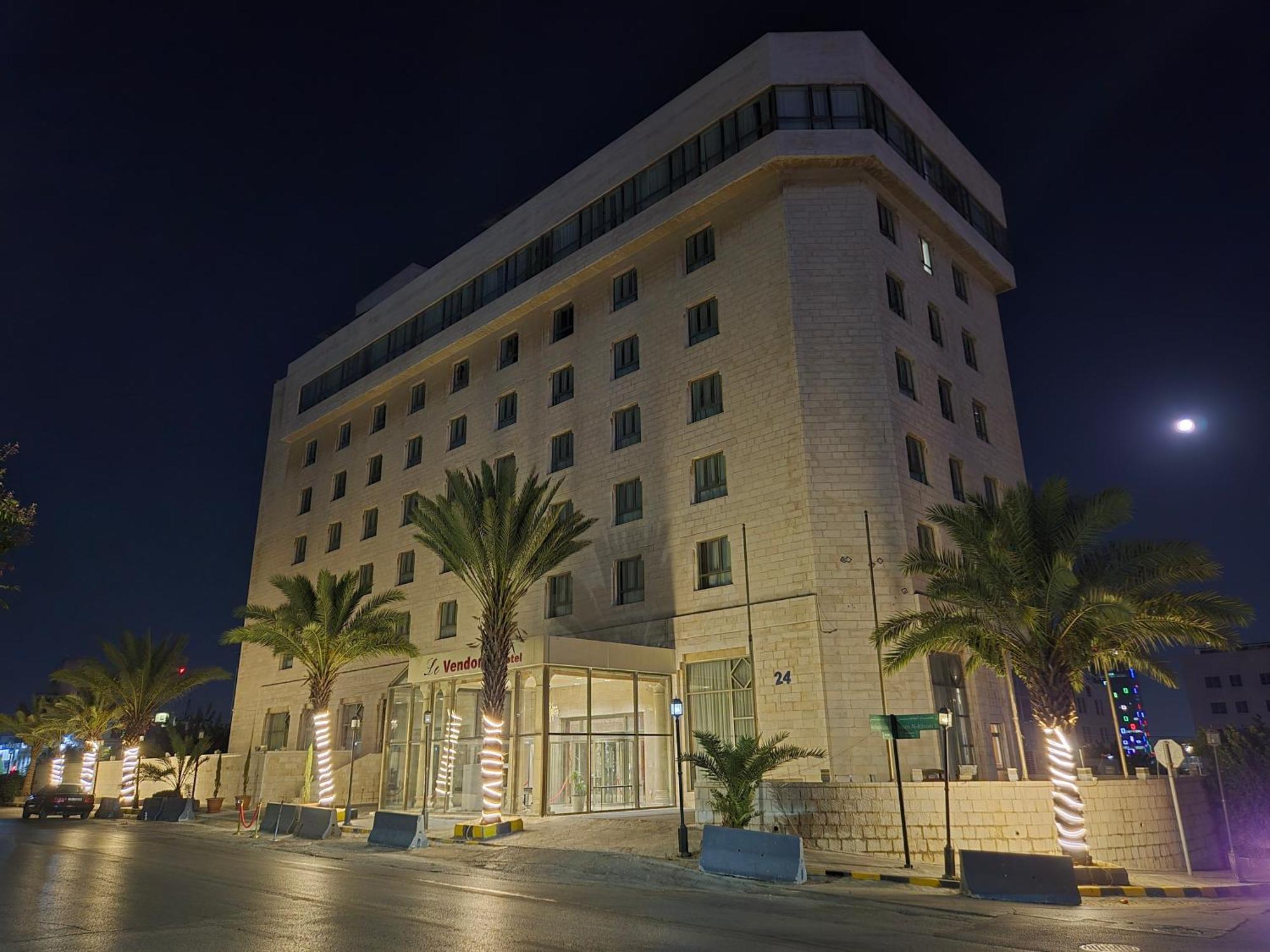 Le Vendome Hotel Amman Exterior photo