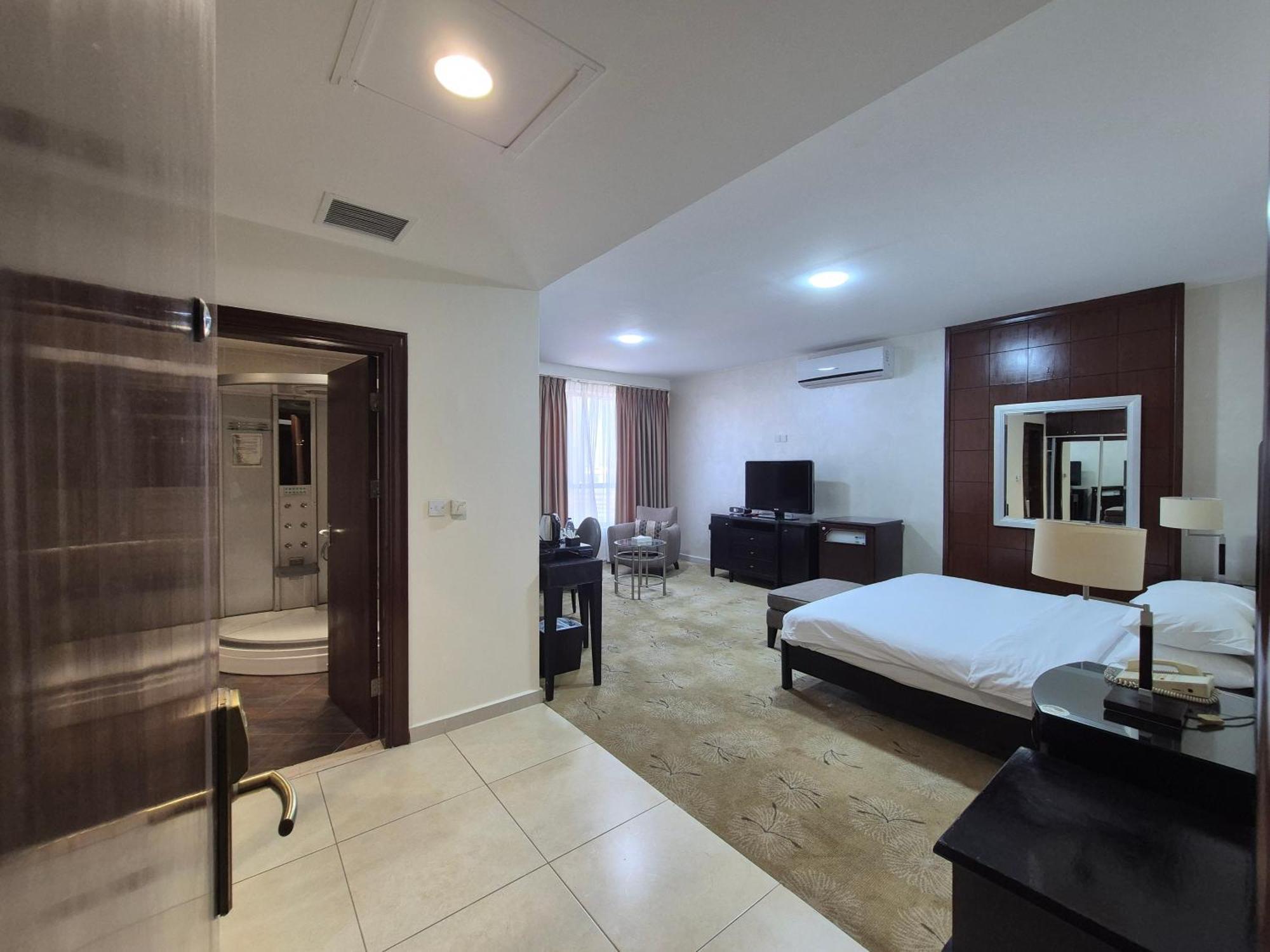 Le Vendome Hotel Amman Exterior photo